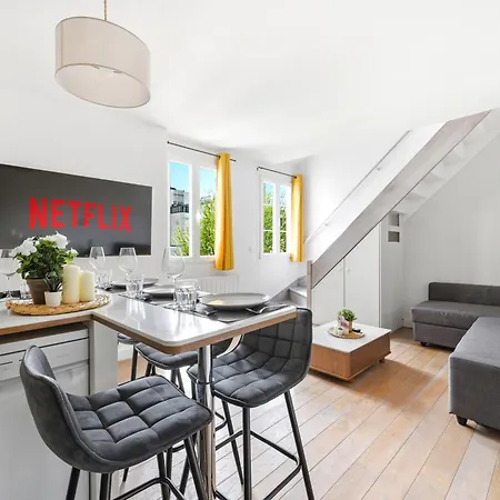 Charming 1-bedroom Mezzanine In Saint-germain *