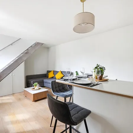 Charming 1-bedroom Mezzanine In Saint-germain Appartement Paris